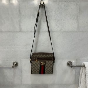 Gucci cross body